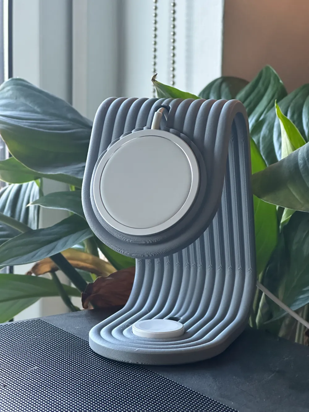 3D Printed iPhone and Apple Watch Charging Stand