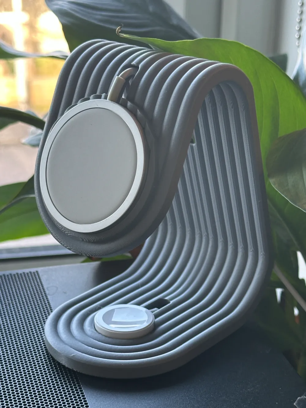 3D Printed iPhone and Apple Watch Charging Stand - Image 2