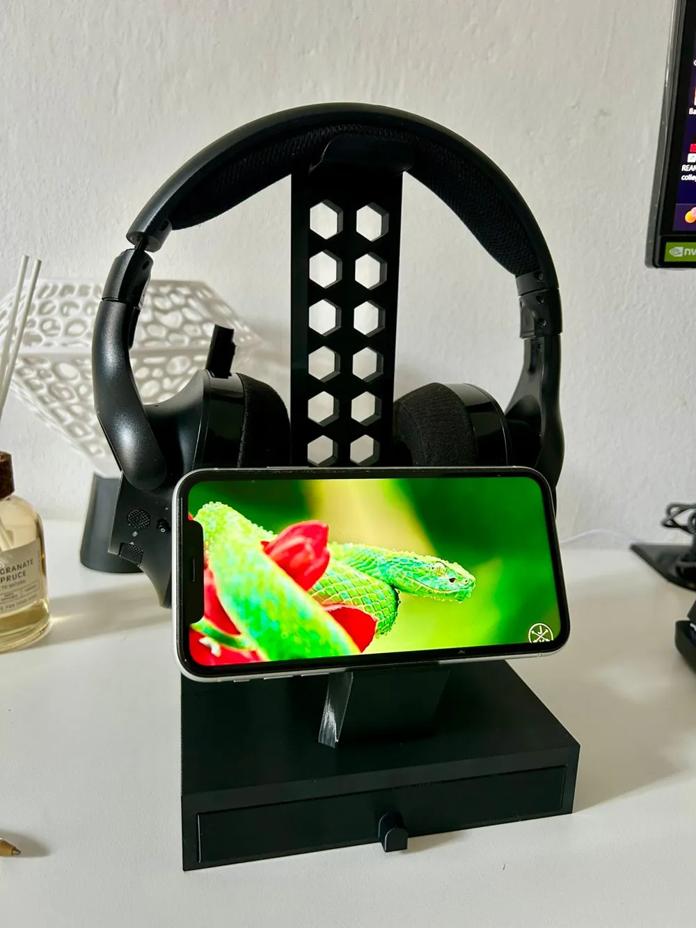 3D Printed Modular Headset & Controller Stand - Image 3